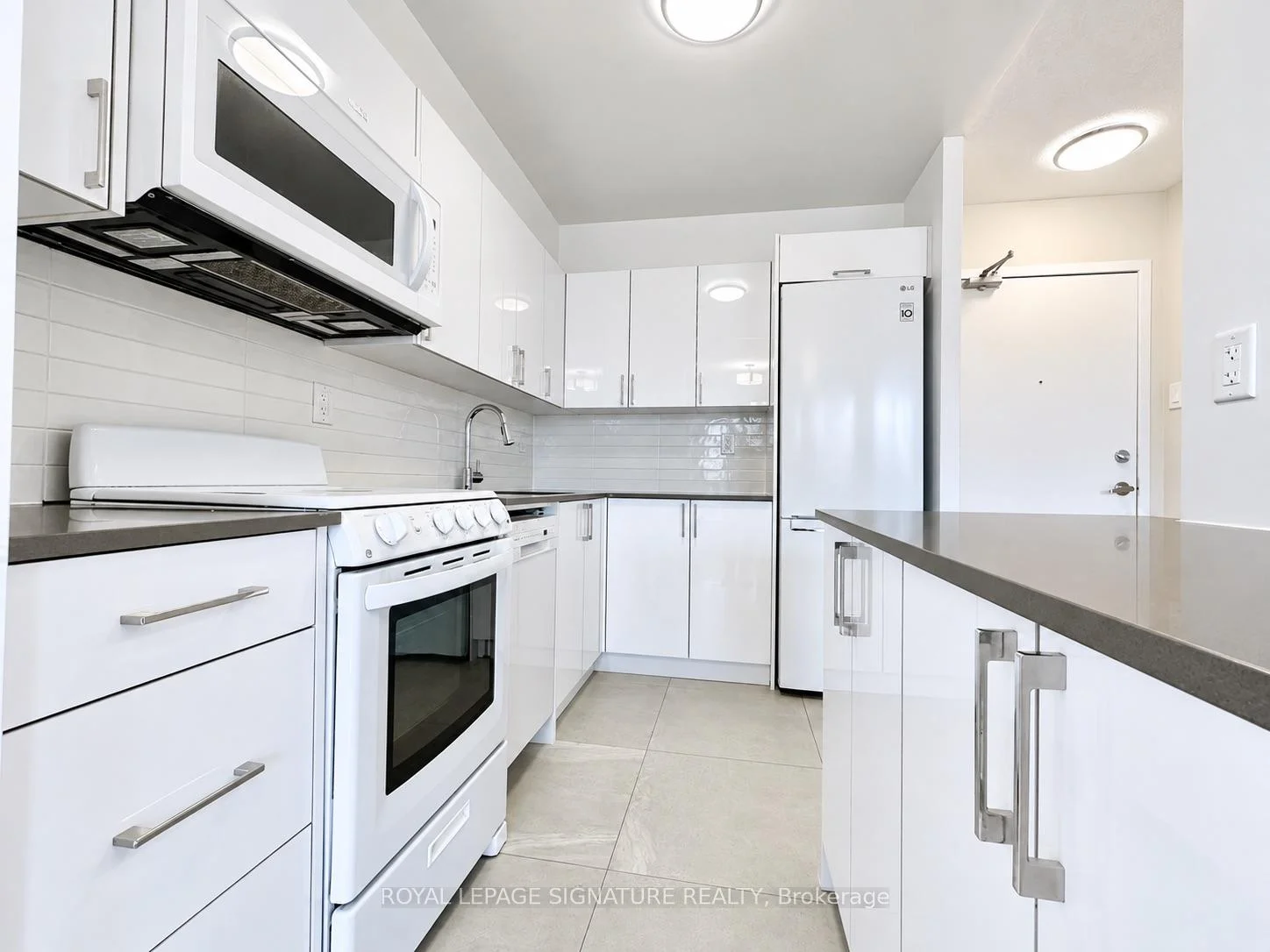 Photo 6 of Unit 2008, 666 Spadina Avenue, Toronto, University — HOMEH