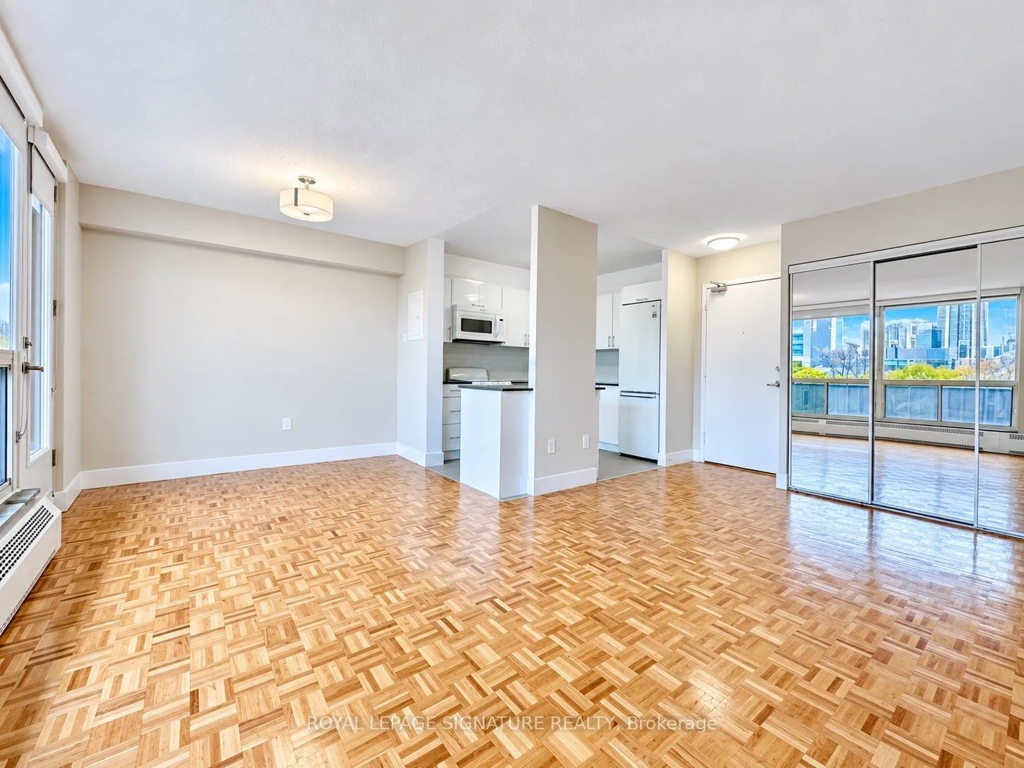 Photo 8 of Unit 2008, 666 Spadina Avenue, Toronto, University — HOMEH