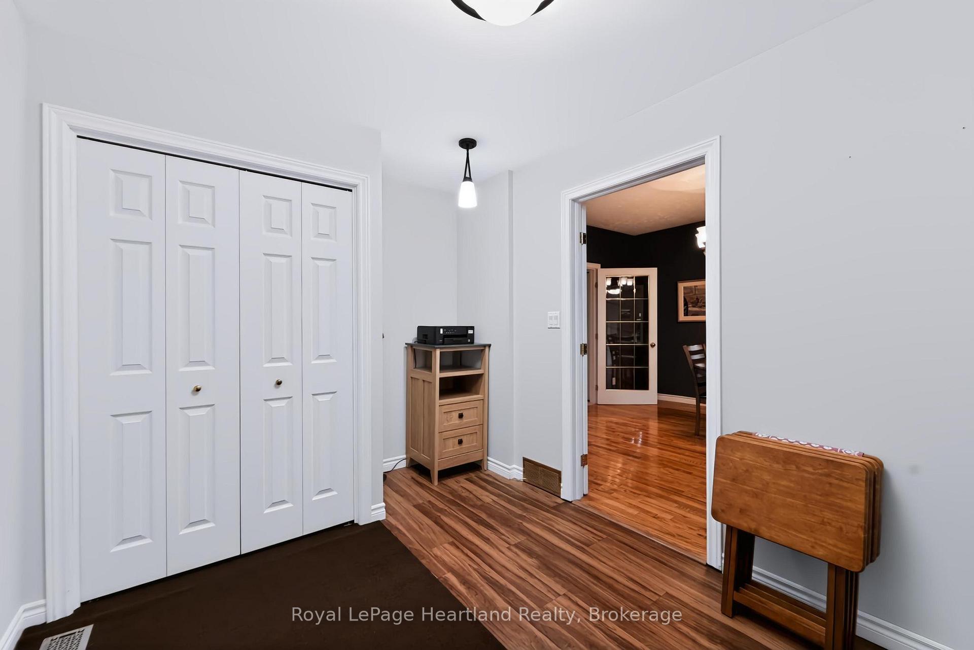 Photo 11 of 54 Trafalgar Street, Goderich, Goderich (Town) — HOMEH