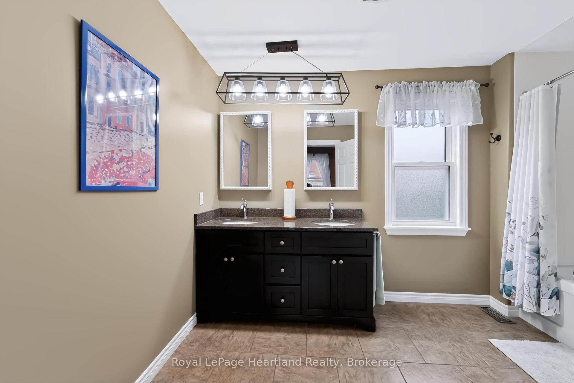 Photo 19 of 54 Trafalgar Street, Goderich, Goderich (Town) — HOMEH