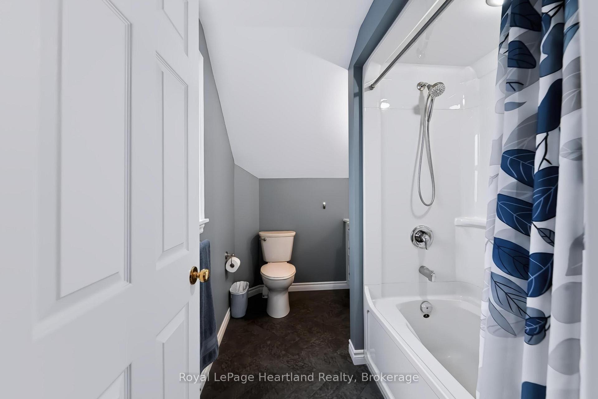 Photo 26 of 54 Trafalgar Street, Goderich, Goderich (Town) — HOMEH