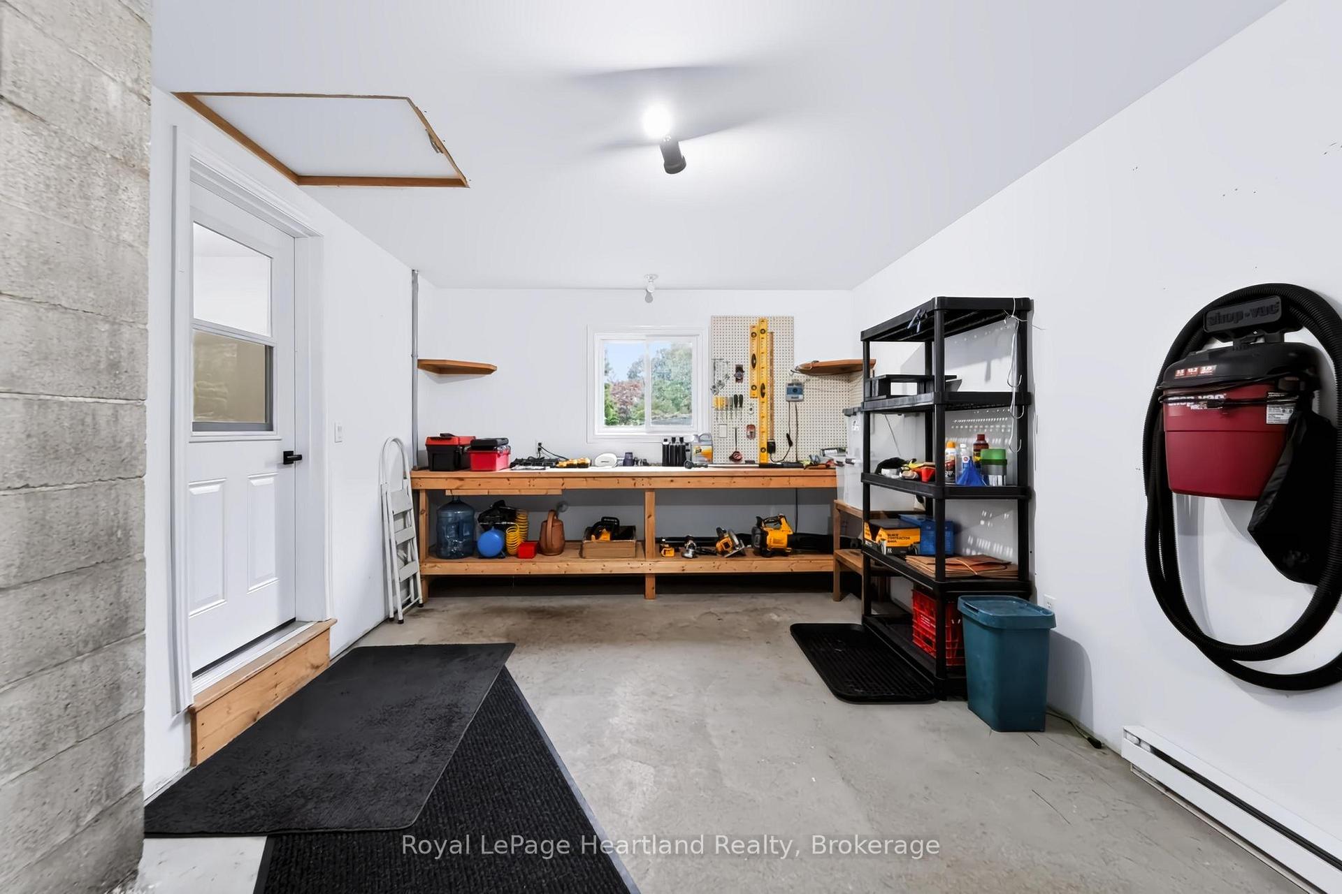 Photo 34 of 54 Trafalgar Street, Goderich, Goderich (Town) — HOMEH