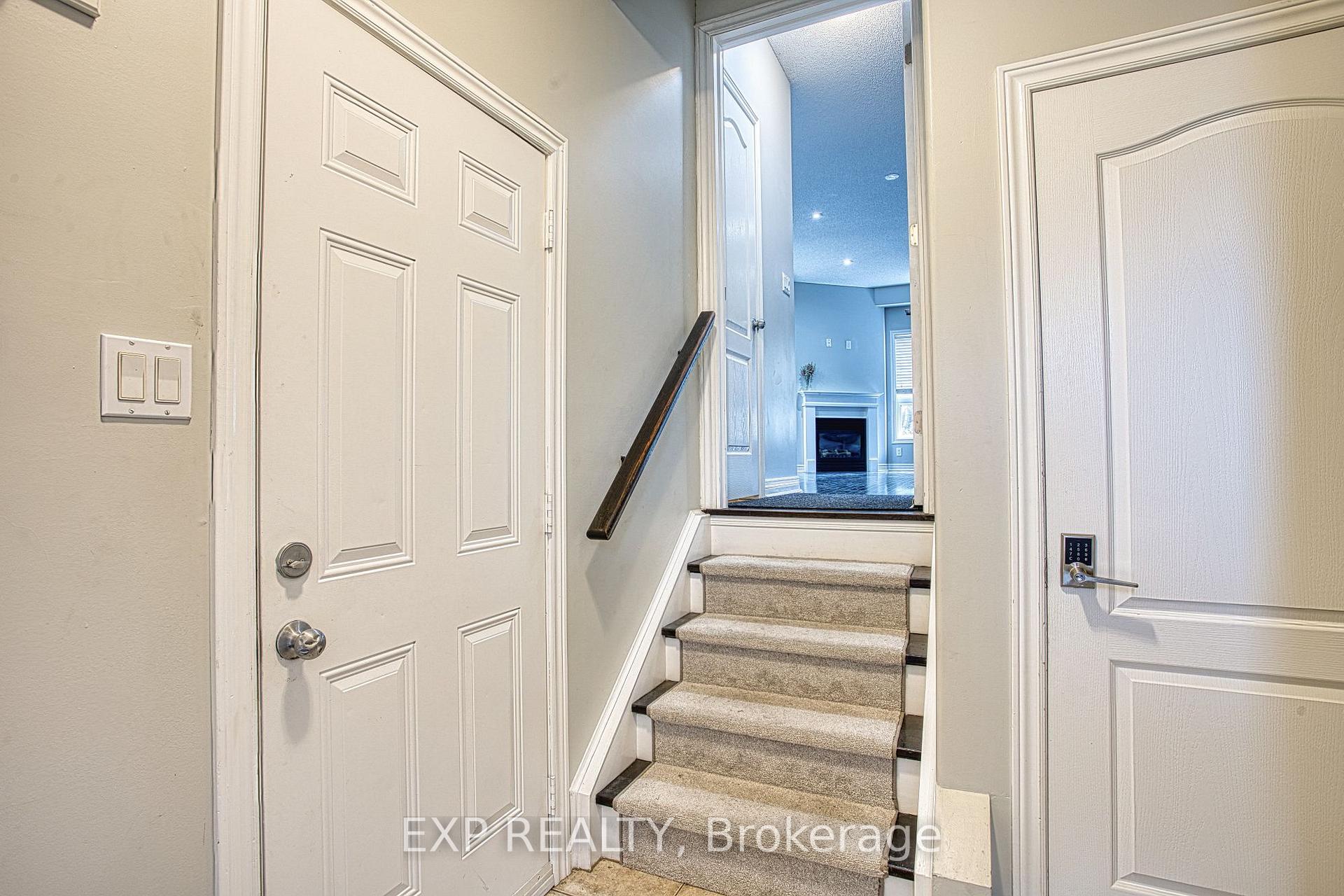 Photo 3 of Unit Main, 52 Dartmouth Gate, Hamilton, Lakeshore — HOMEH
