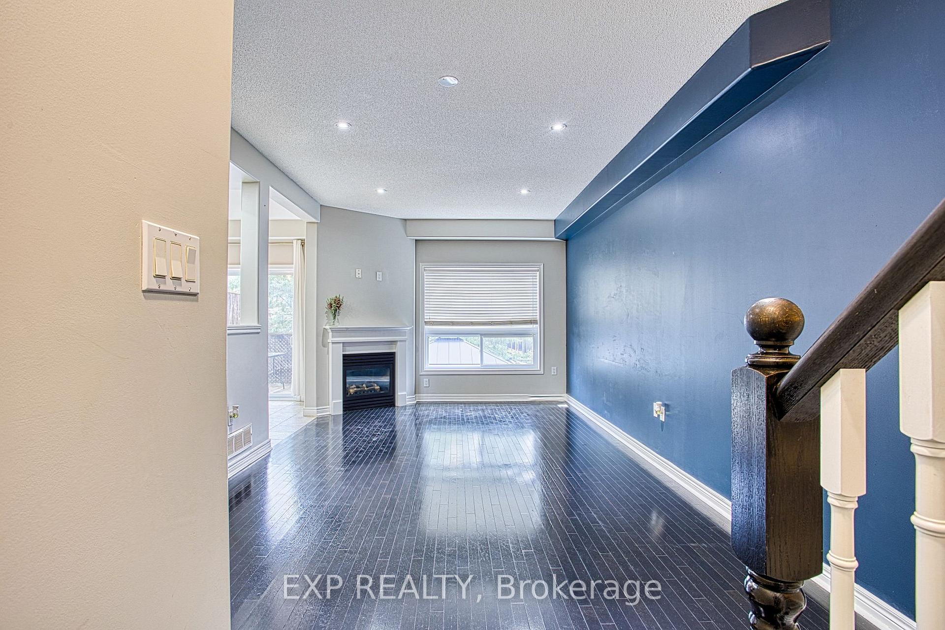 Photo 4 of Unit Main, 52 Dartmouth Gate, Hamilton, Lakeshore — HOMEH