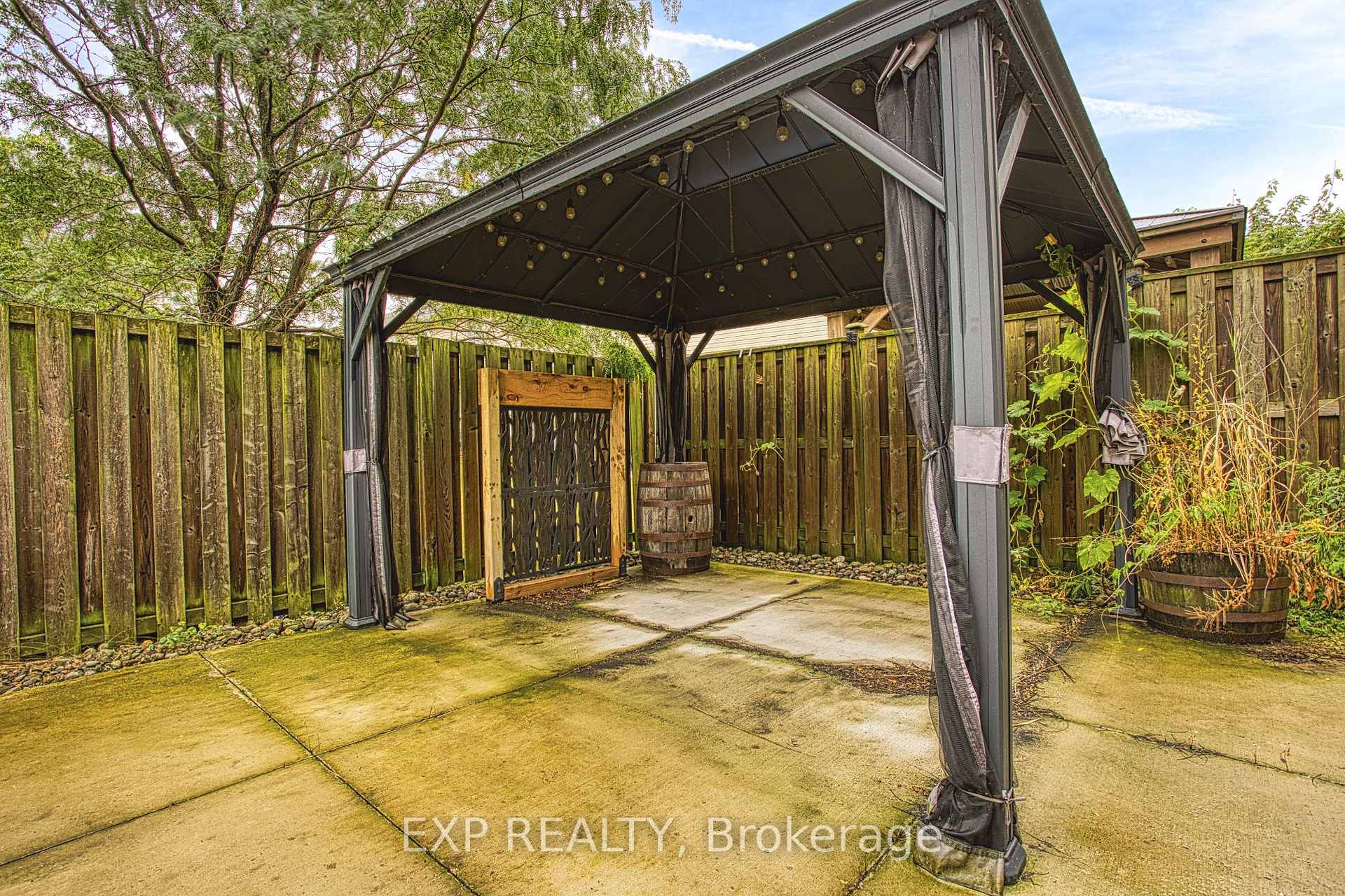 Photo 23 of Unit Main, 52 Dartmouth Gate, Hamilton, Lakeshore — HOMEH