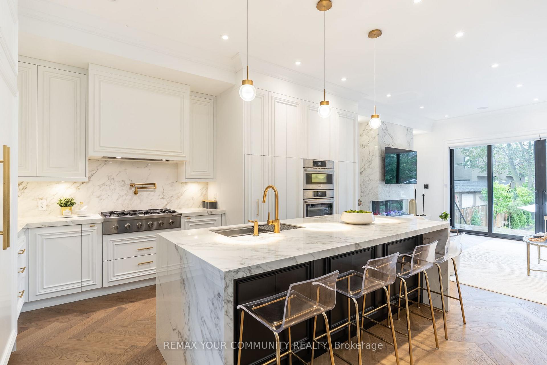 Photo 11 of 263 Linsmore Crescent, Toronto, Danforth Village-East York — HOMEH