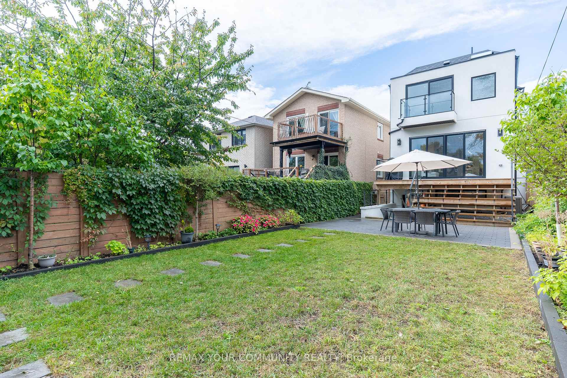 Photo 89 of 263 Linsmore Crescent, Toronto, Danforth Village-East York — HOMEH
