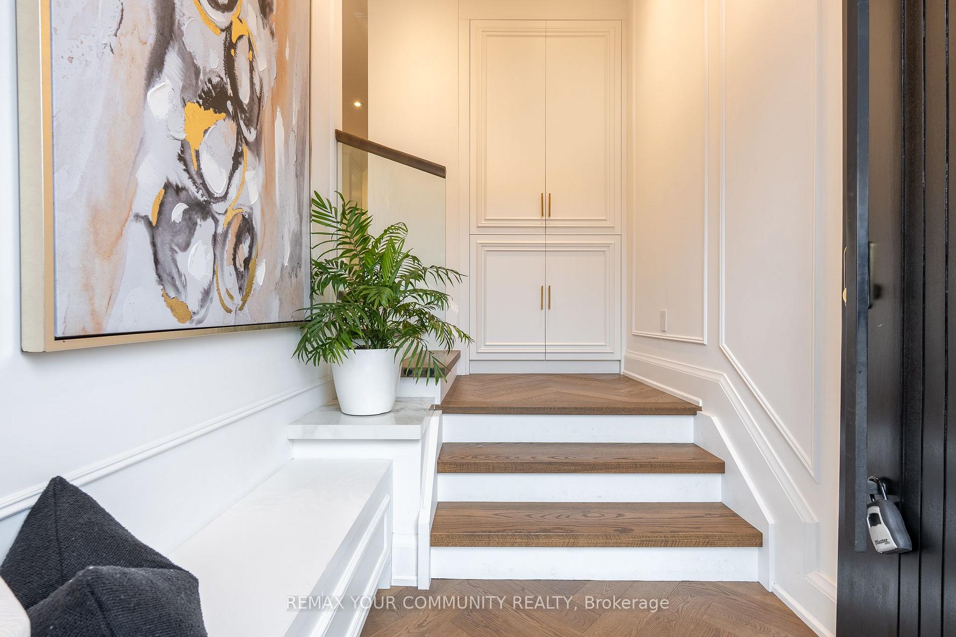 Photo 6 of 263 Linsmore Crescent, Toronto, Danforth Village-East York — HOMEH