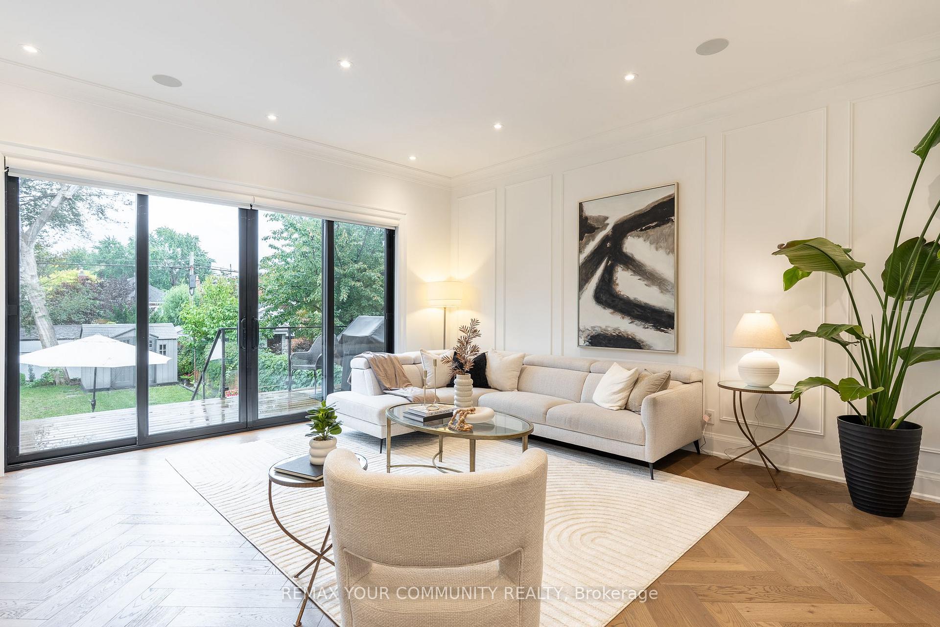 Photo 32 of 263 Linsmore Crescent, Toronto, Danforth Village-East York — HOMEH