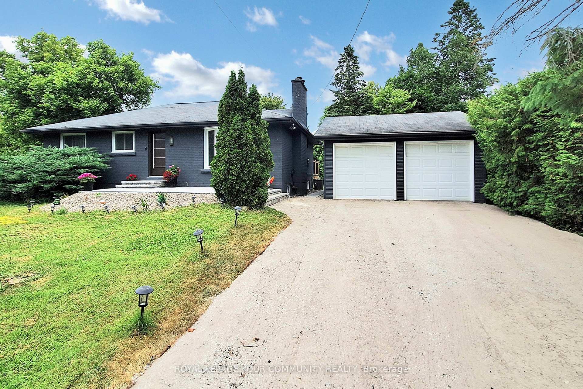 Photo 2 of 16095 7th Concession Road, King, Pottageville — HOMEH