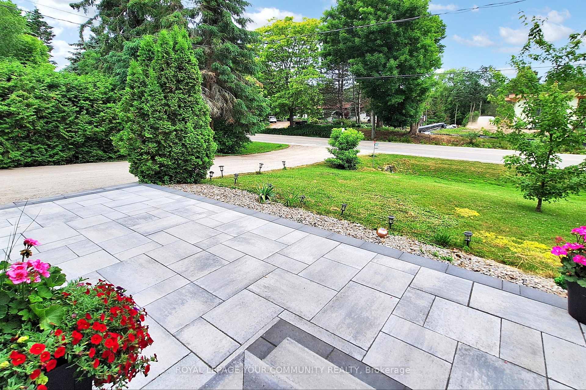 Photo 4 of 16095 7th Concession Road, King, Pottageville — HOMEH