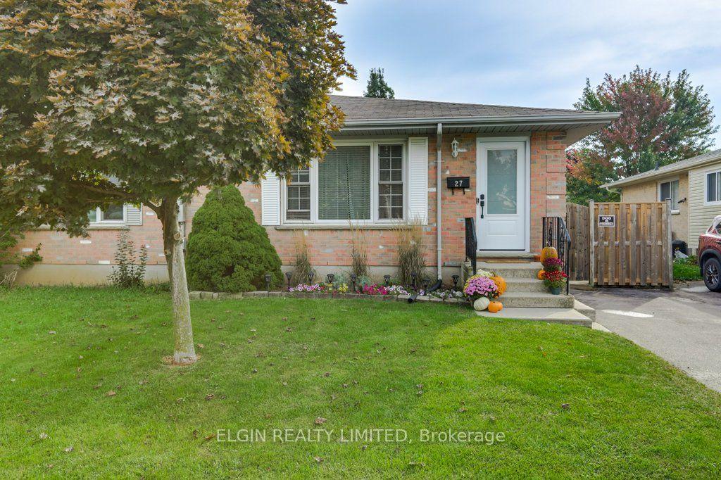 Photo 4 of 27 Carrie Crescent, St. Thomas — HOMEH
