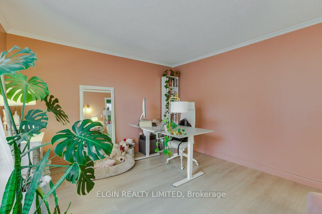 Photo 8 of 27 Carrie Crescent, St. Thomas — HOMEH