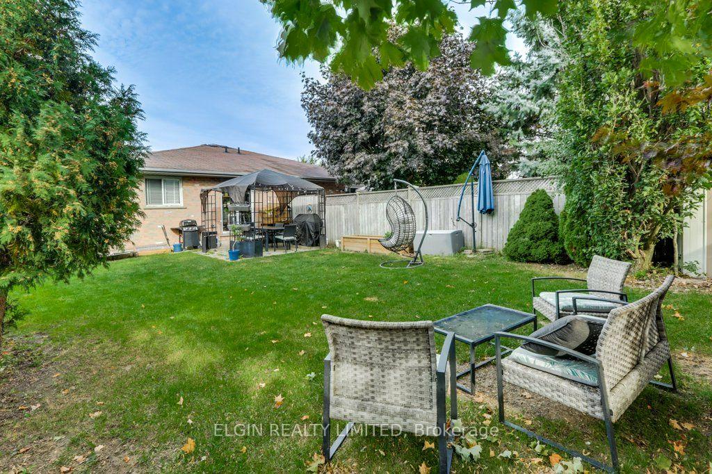 Photo 33 of 27 Carrie Crescent, St. Thomas — HOMEH