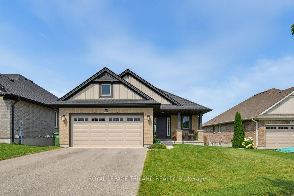 Photo 1 of 226 Peach Tree Boulevard, St. Thomas — HOMEH