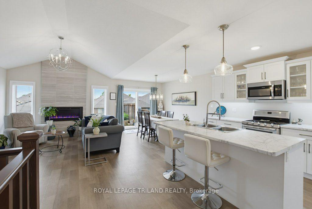 Photo 2 of 226 Peach Tree Boulevard, St. Thomas — HOMEH