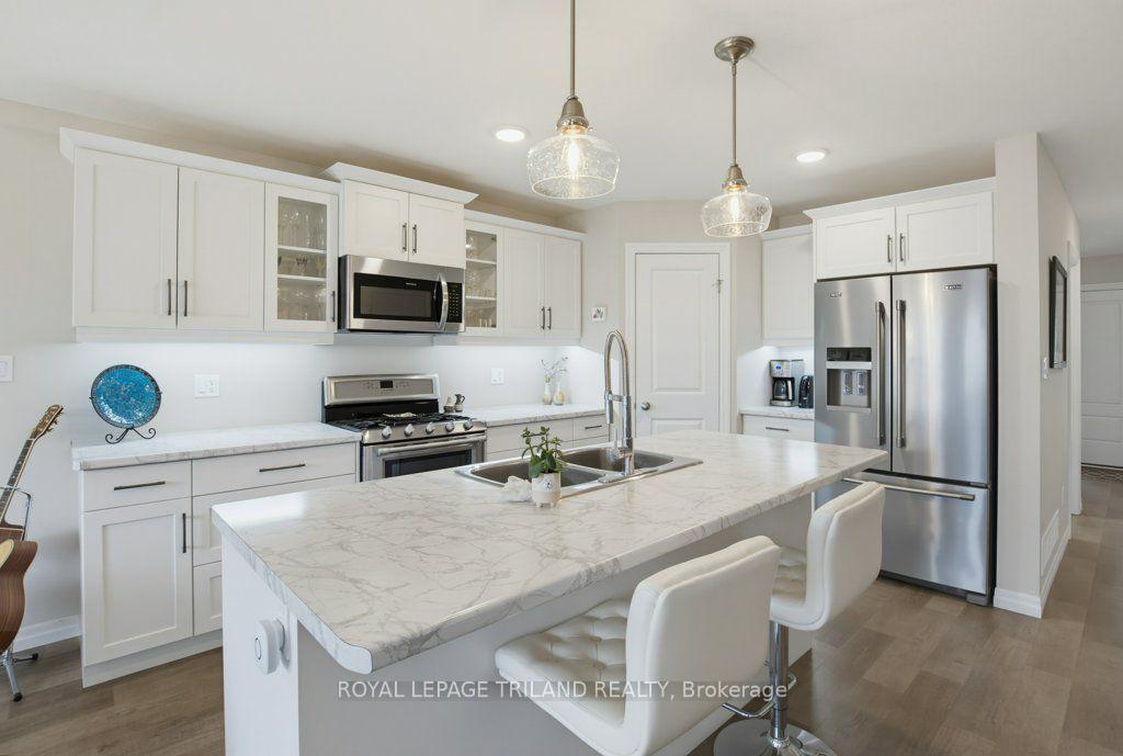 Photo 4 of 226 Peach Tree Boulevard, St. Thomas — HOMEH