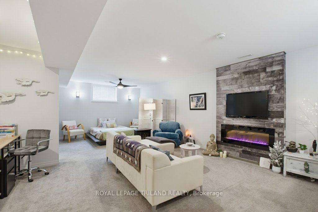 Photo 5 of 226 Peach Tree Boulevard, St. Thomas — HOMEH