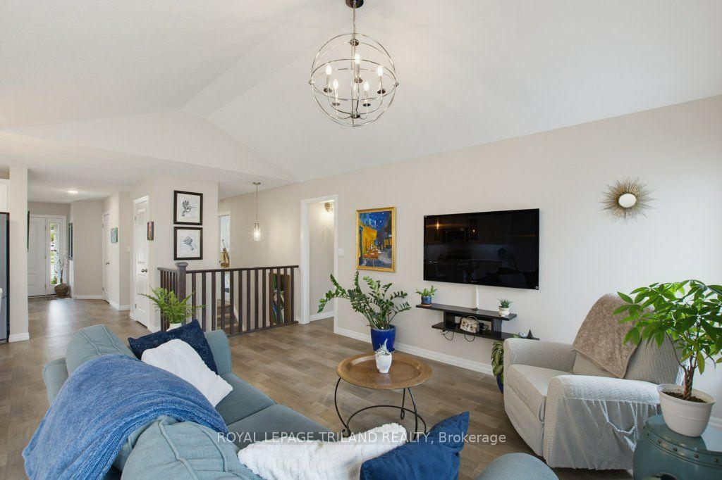 Photo 15 of 226 Peach Tree Boulevard, St. Thomas — HOMEH
