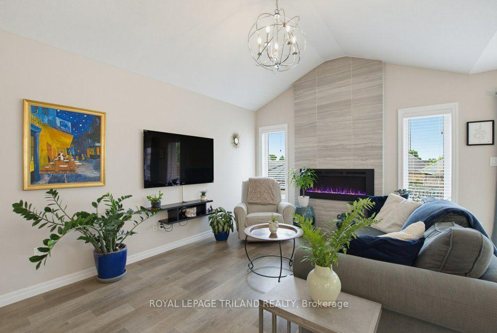 Photo 16 of 226 Peach Tree Boulevard, St. Thomas — HOMEH