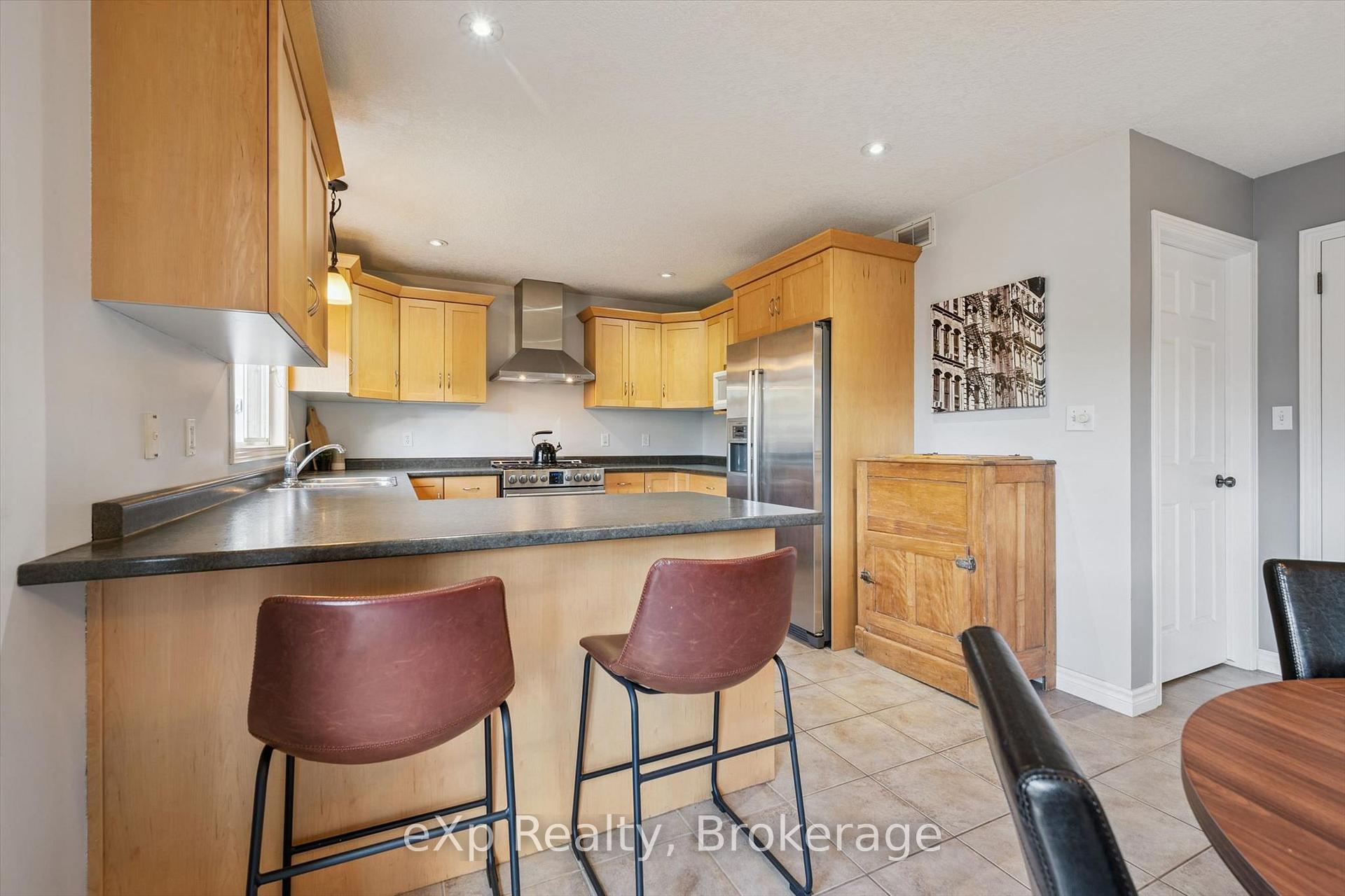 Photo 10 of 128 Keating Drive, Centre Wellington, Elora/Salem — HOMEH