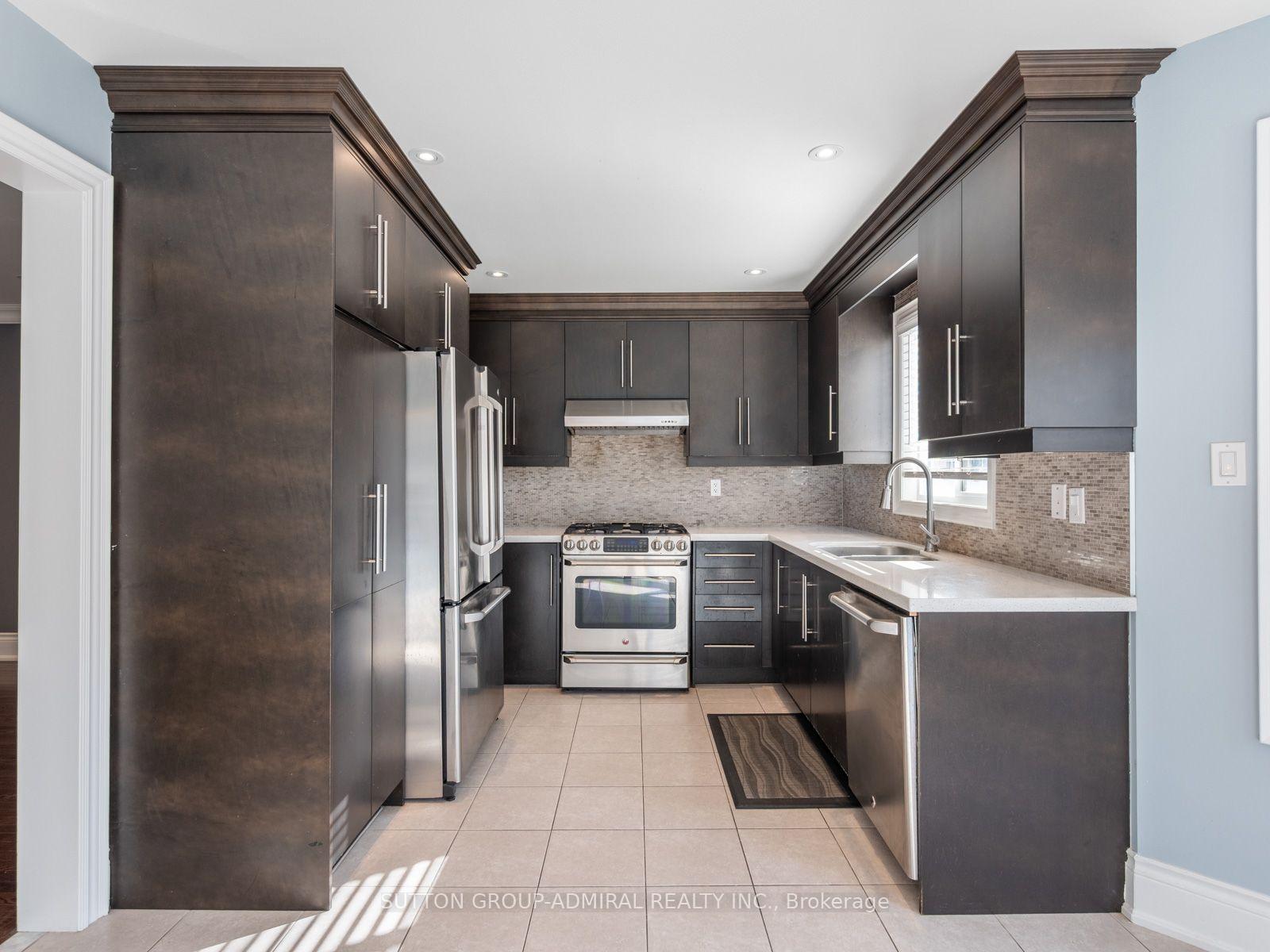 Photo 15 of 38 Orion Avenue, Vaughan, Vellore Village — HOMEH