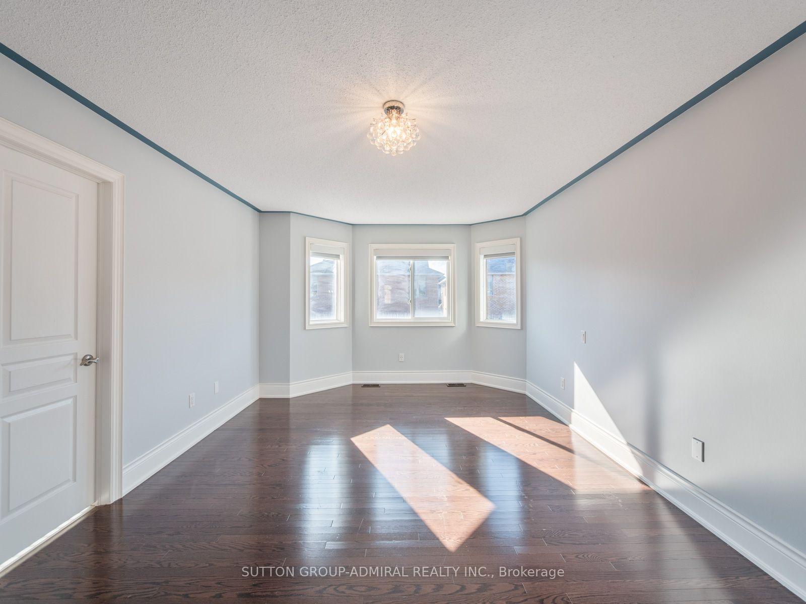 Photo 23 of 38 Orion Avenue, Vaughan, Vellore Village — HOMEH