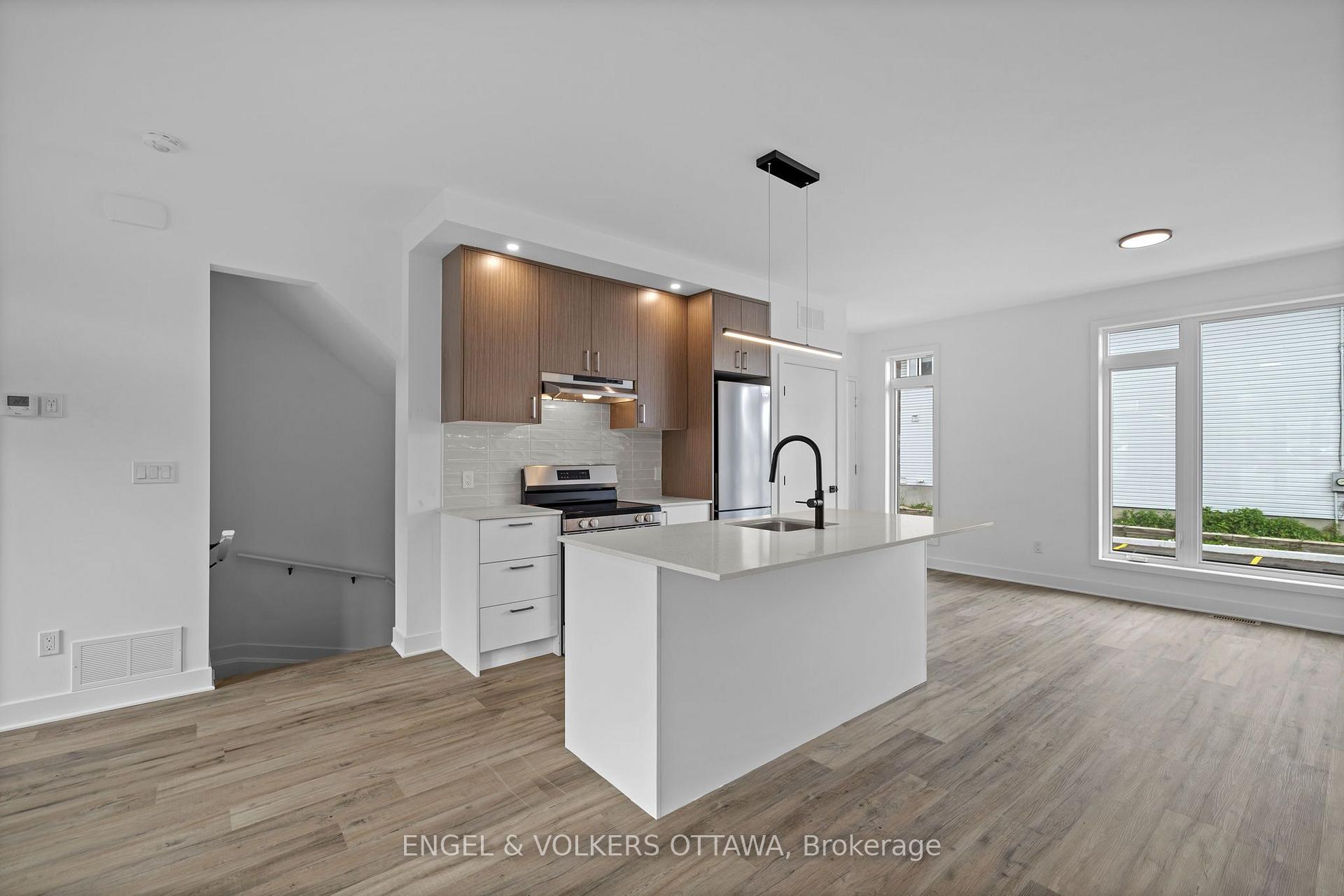 Photo 7 of Unit D, 1258 Marenger Street, Ottawa, Convent Glen South — HOMEH