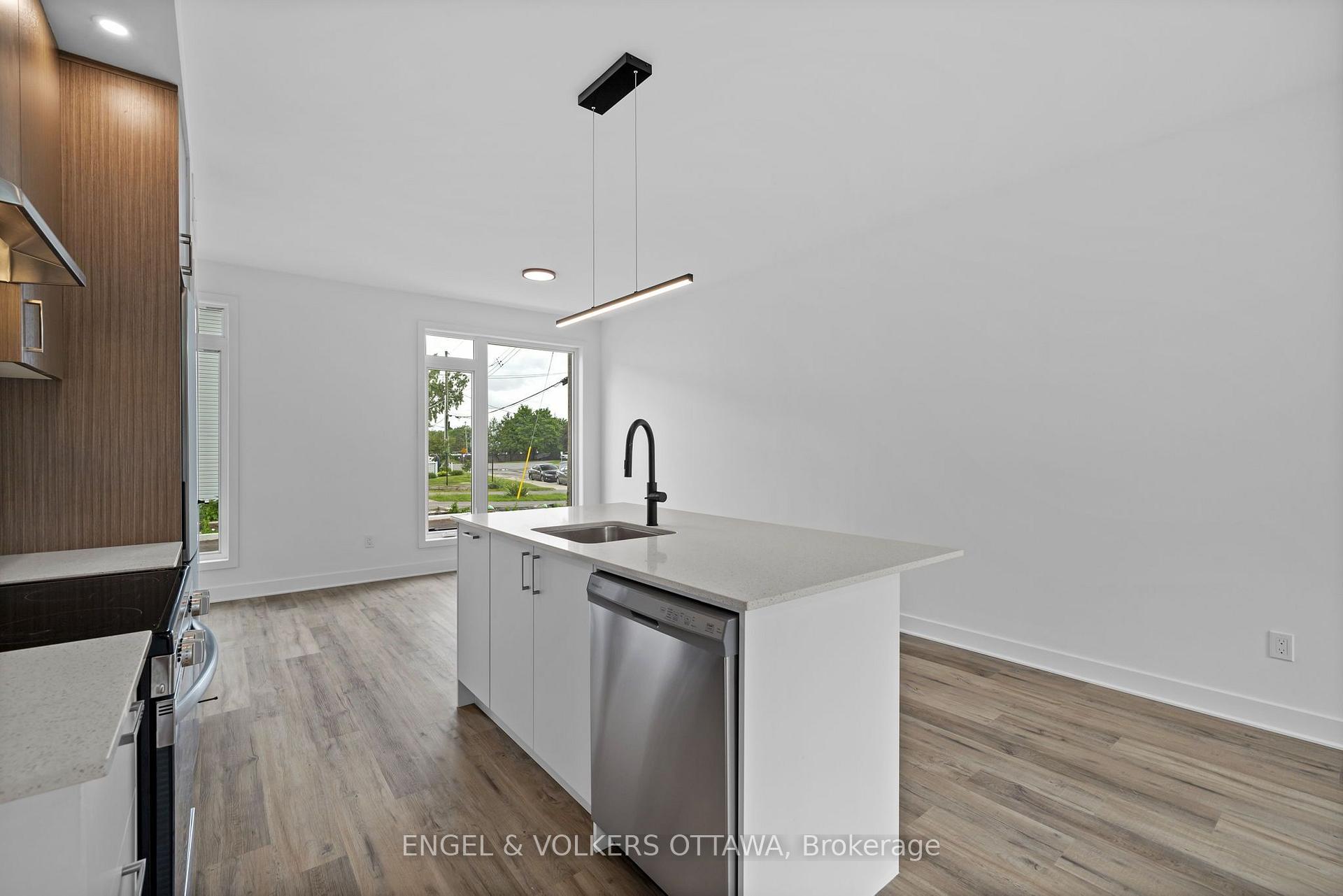 Photo 8 of Unit D, 1258 Marenger Street, Ottawa, Convent Glen South — HOMEH