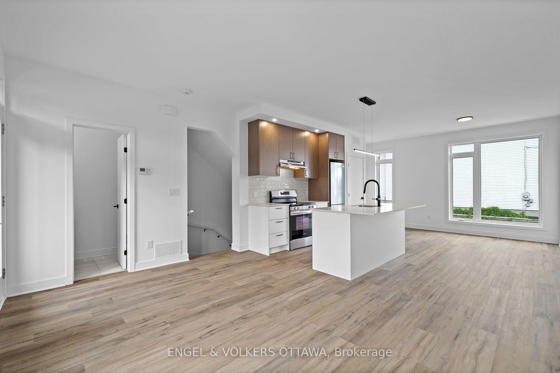 Photo 11 of Unit D, 1258 Marenger Street, Ottawa, Convent Glen South — HOMEH