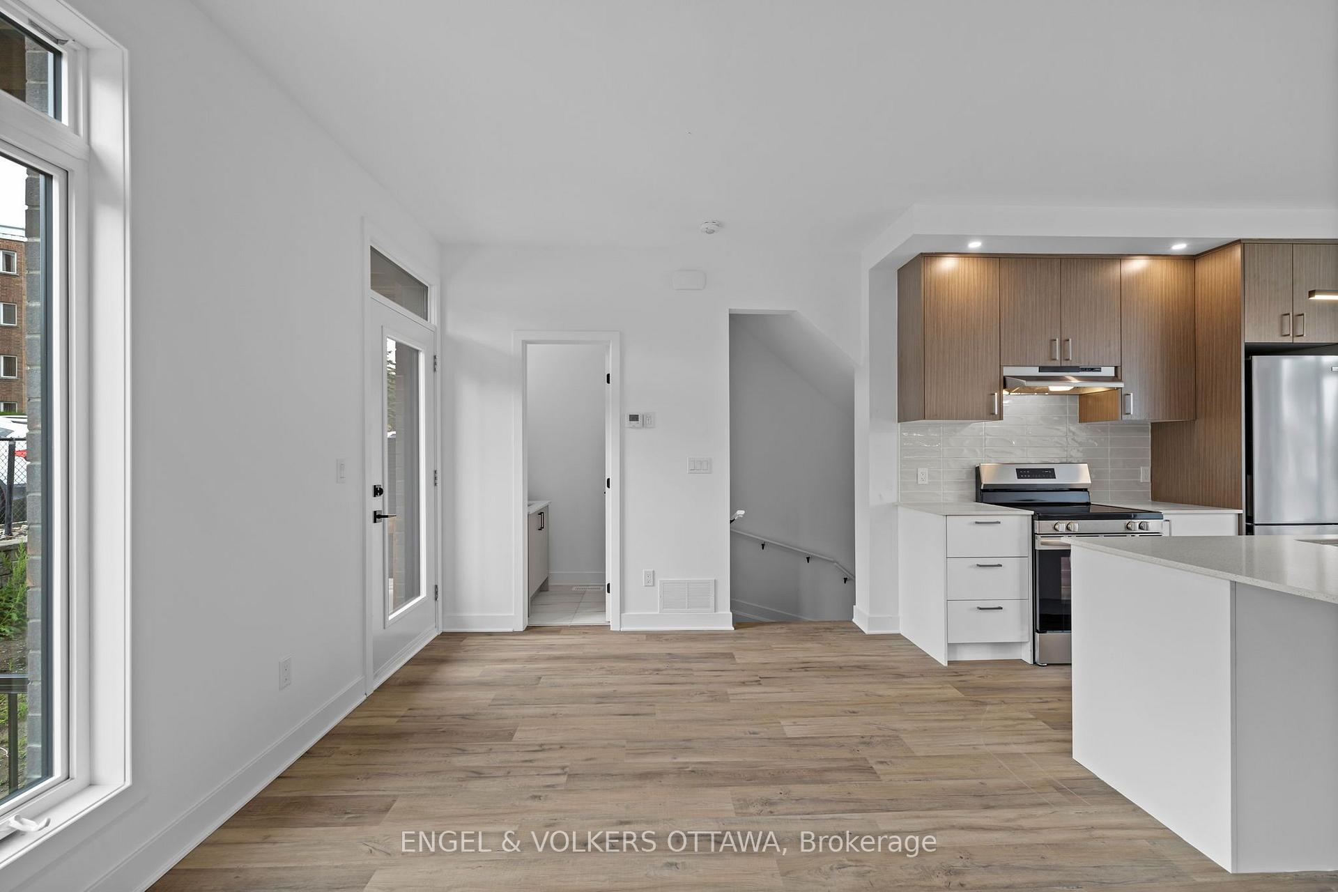 Photo 12 of Unit D, 1258 Marenger Street, Ottawa, Convent Glen South — HOMEH