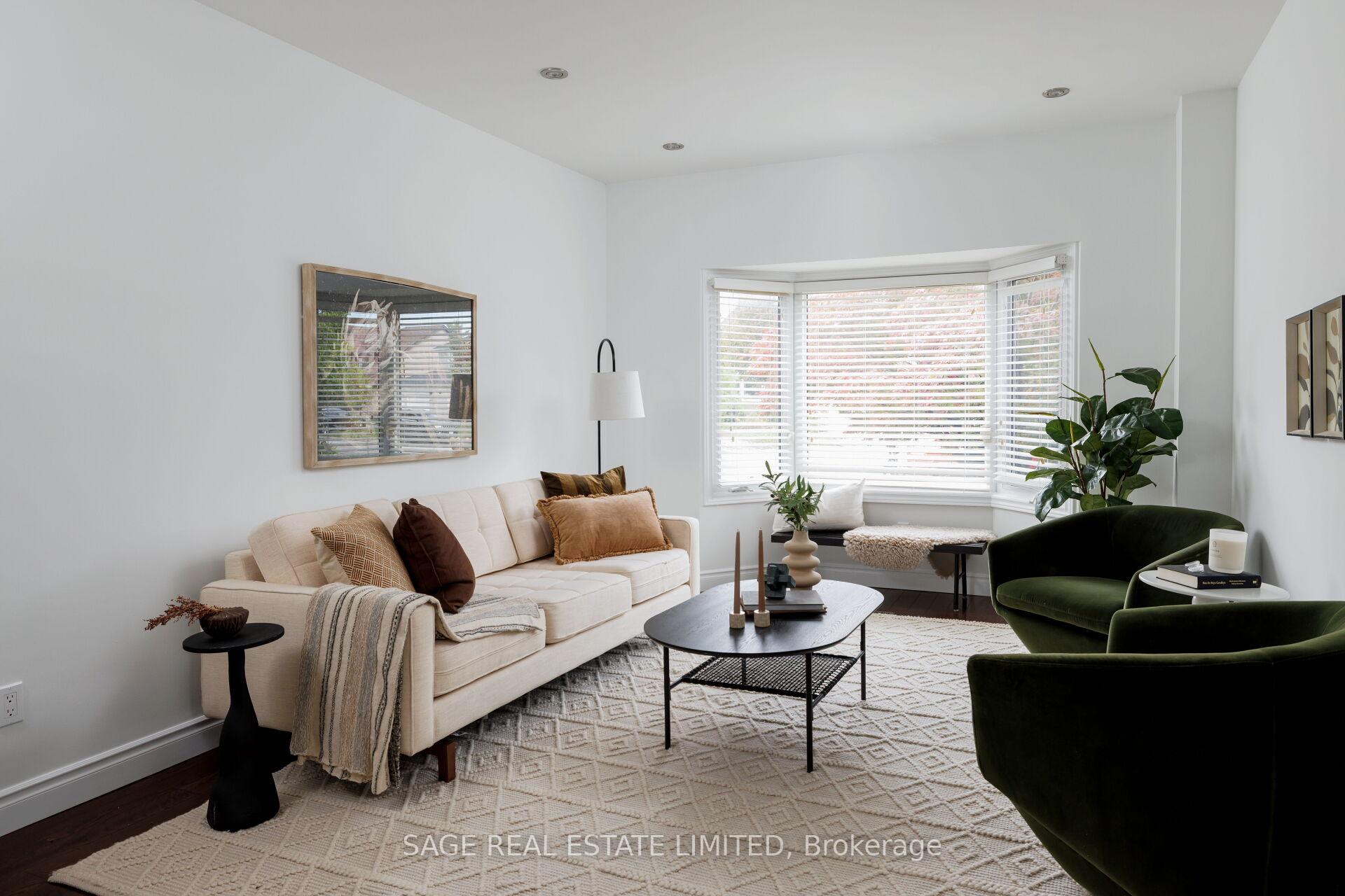 Photo 8 of 19 Cummings Court, Markham, Thornlea — HOMEH