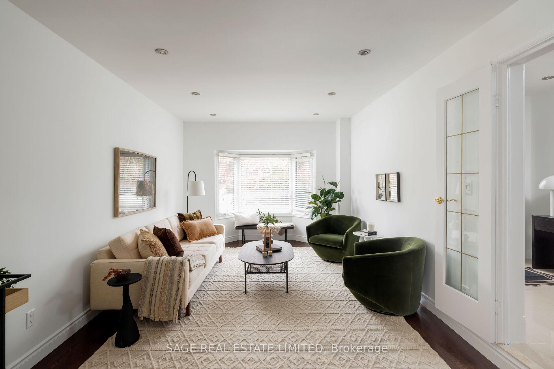 Photo 9 of 19 Cummings Court, Markham, Thornlea — HOMEH