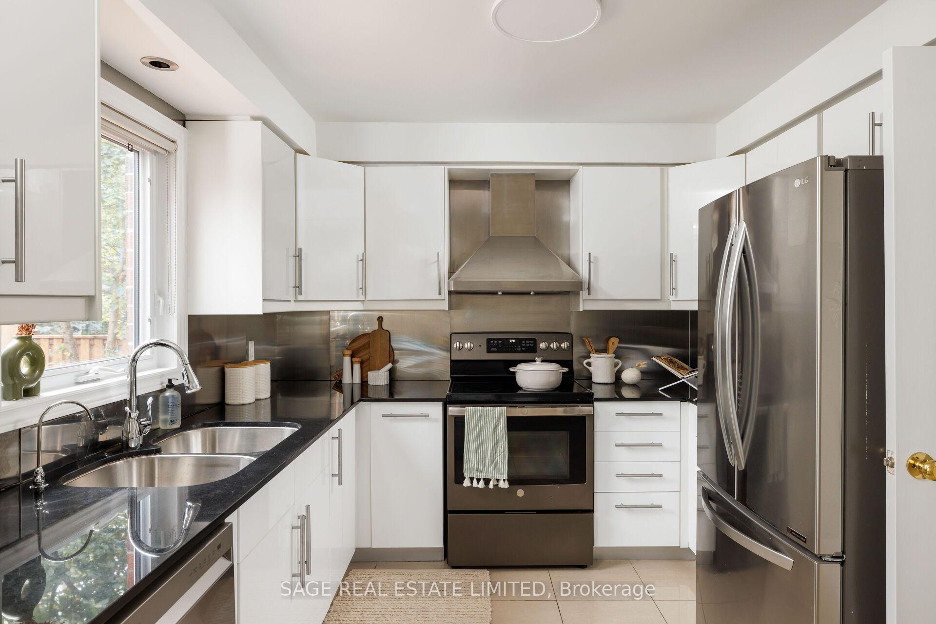 Photo 15 of 19 Cummings Court, Markham, Thornlea — HOMEH