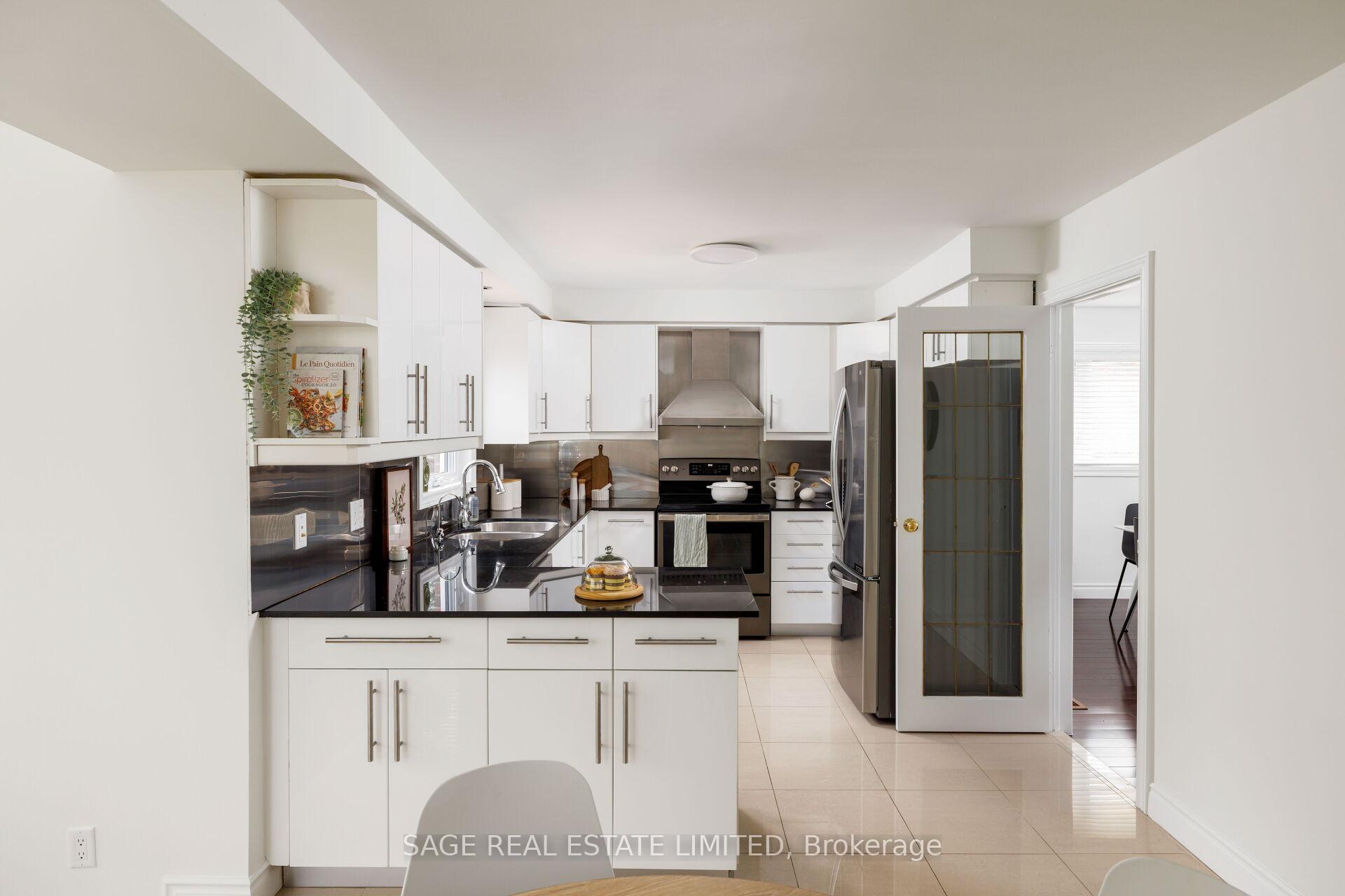 Photo 17 of 19 Cummings Court, Markham, Thornlea — HOMEH