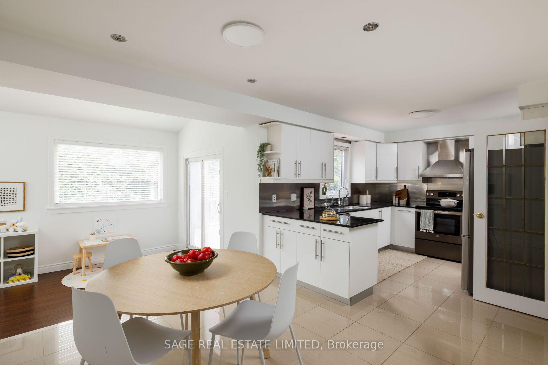 Photo 18 of 19 Cummings Court, Markham, Thornlea — HOMEH