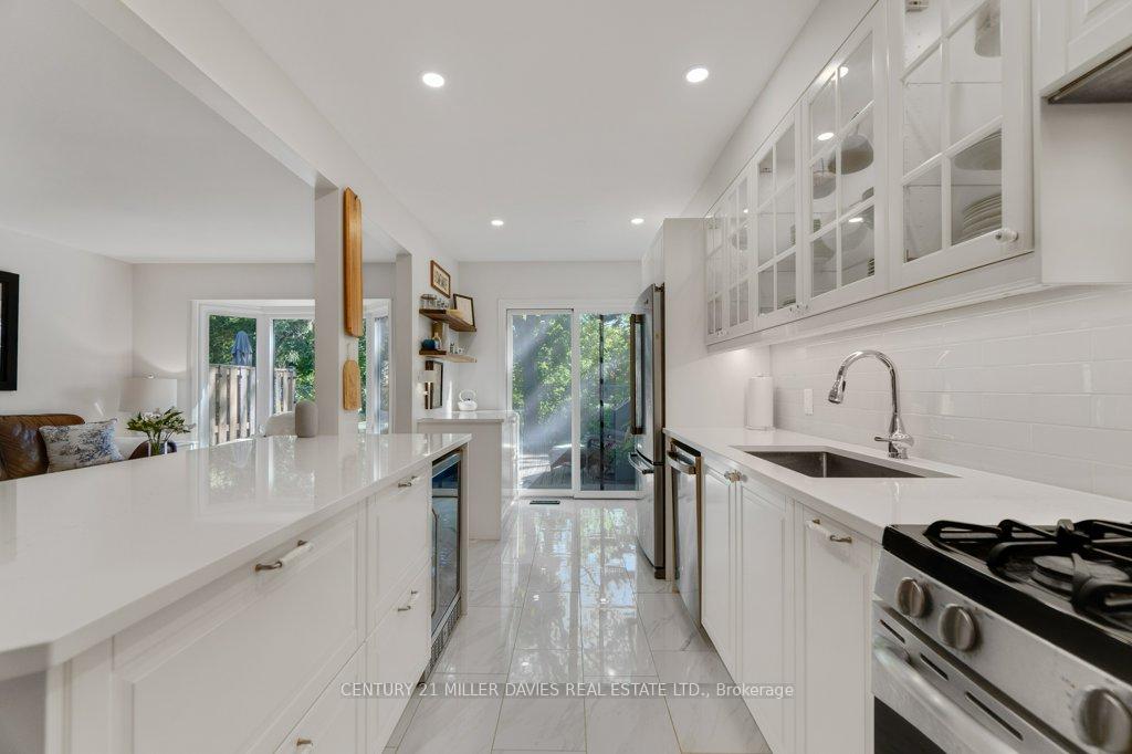 Photo 13 of Unit 20, 2230 Walkers Line, Burlington, Headon — HOMEH