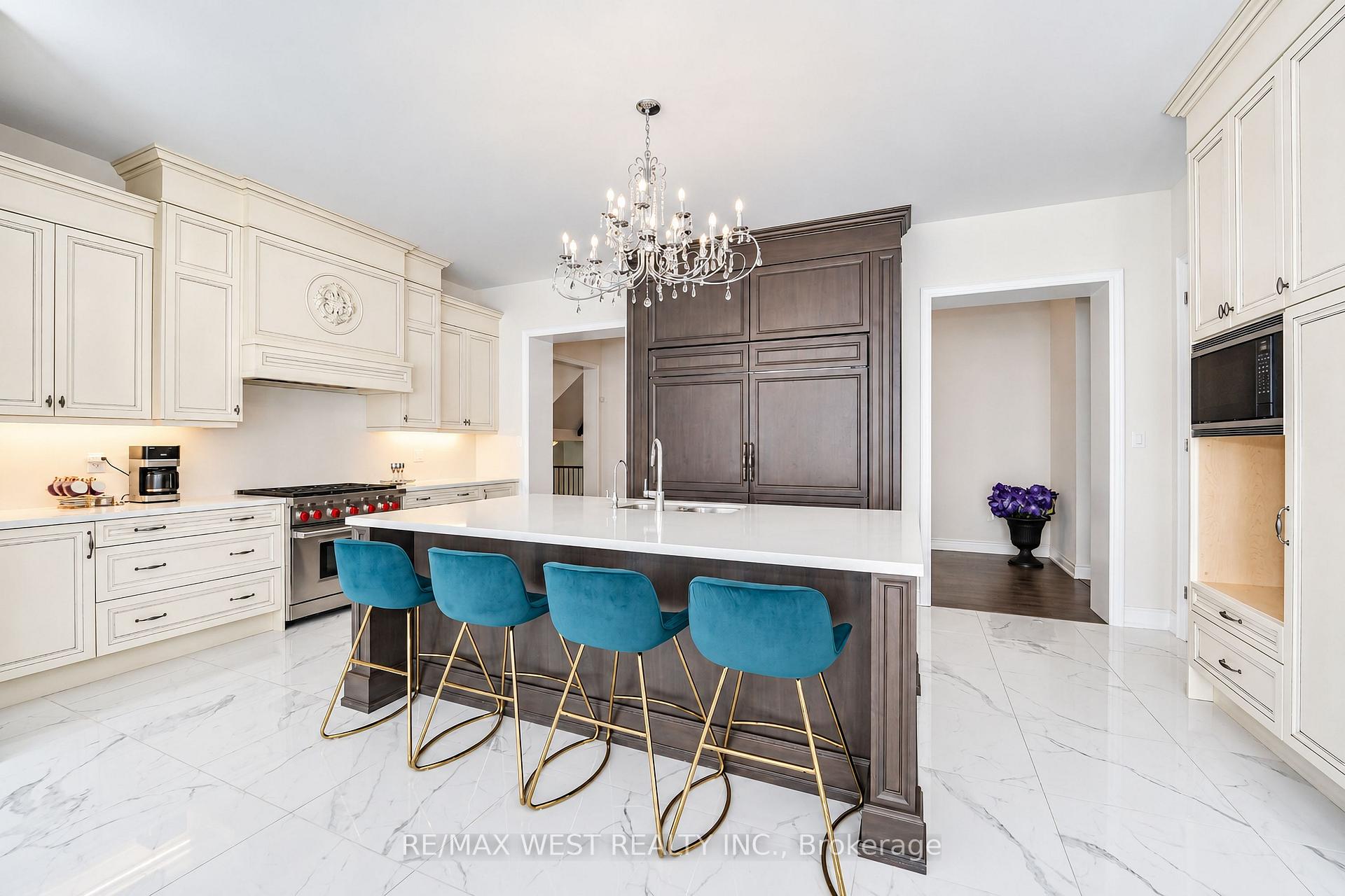 Photo 4 of 23 Macmurchy Avenue, King, Nobleton — HOMEH
