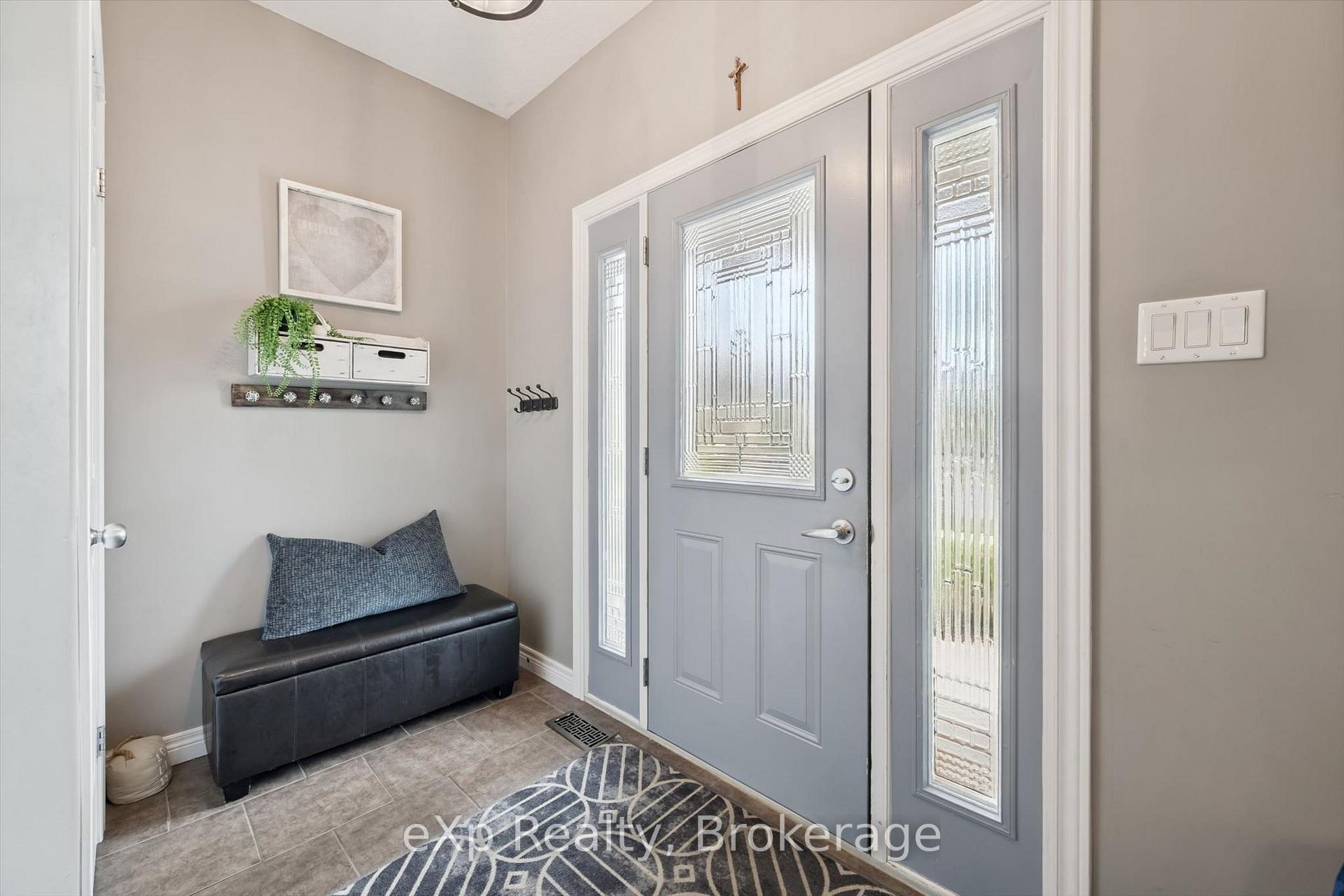 Photo 7 of 41 Westra Drive, Guelph, Willow West/Sugarbush/West Acres — HOMEH