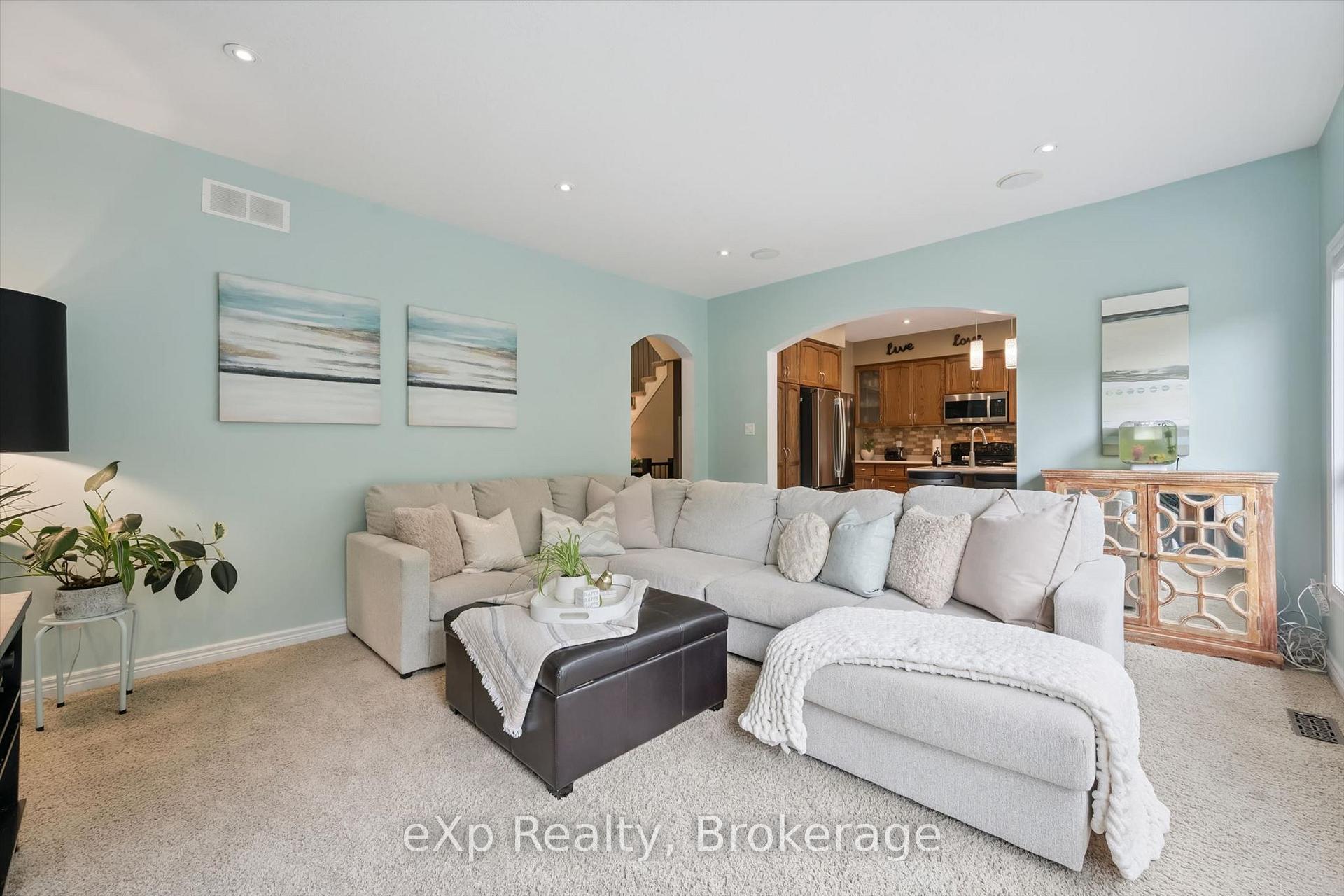 Photo 12 of 41 Westra Drive, Guelph, Willow West/Sugarbush/West Acres — HOMEH