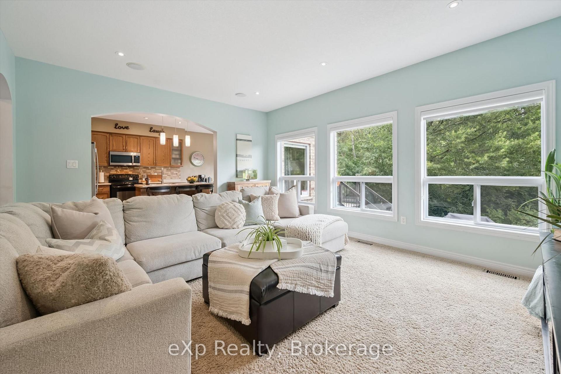 Photo 13 of 41 Westra Drive, Guelph, Willow West/Sugarbush/West Acres — HOMEH