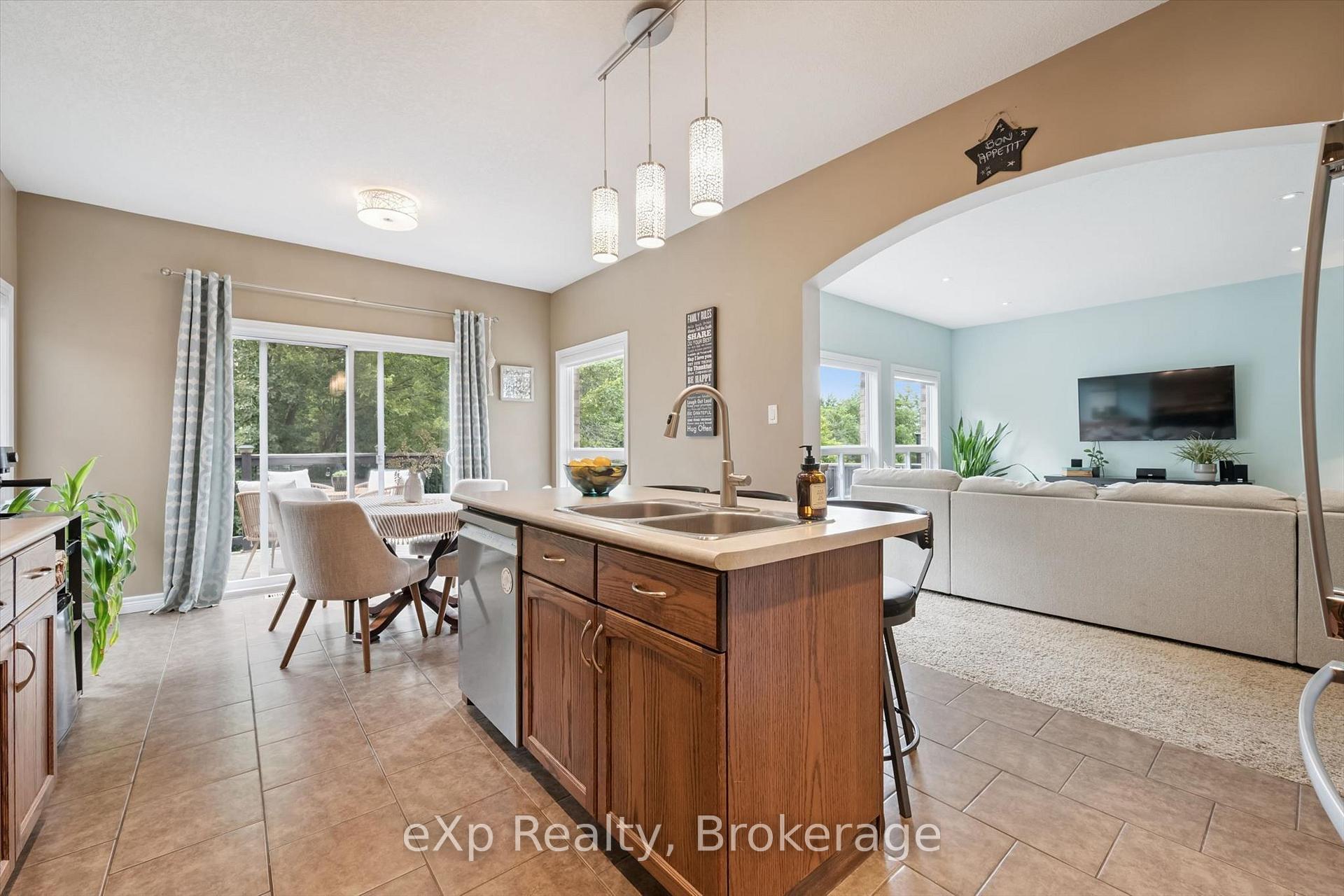 Photo 17 of 41 Westra Drive, Guelph, Willow West/Sugarbush/West Acres — HOMEH