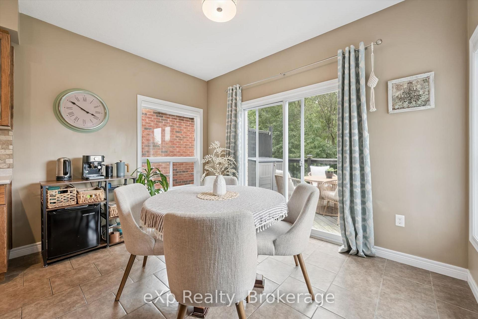 Photo 18 of 41 Westra Drive, Guelph, Willow West/Sugarbush/West Acres — HOMEH
