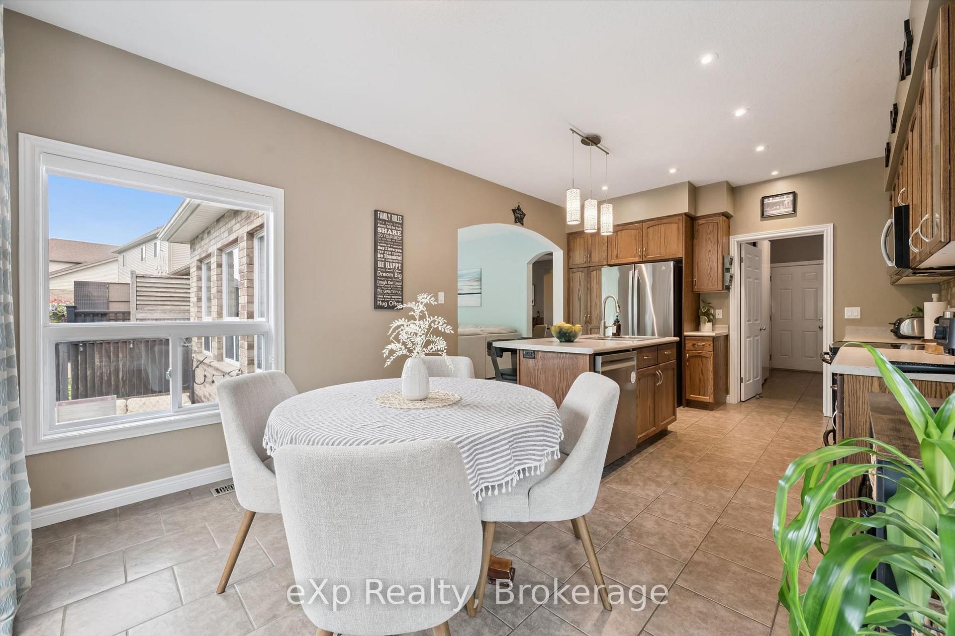 Photo 19 of 41 Westra Drive, Guelph, Willow West/Sugarbush/West Acres — HOMEH