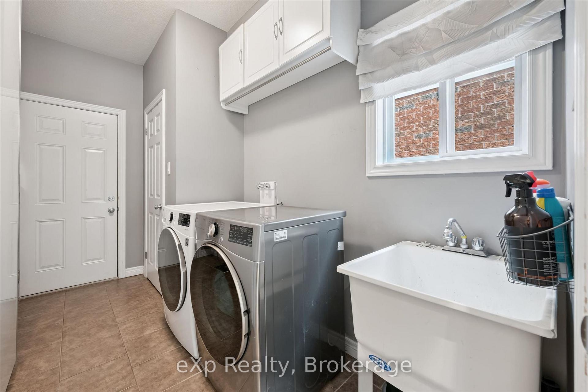 Photo 20 of 41 Westra Drive, Guelph, Willow West/Sugarbush/West Acres — HOMEH