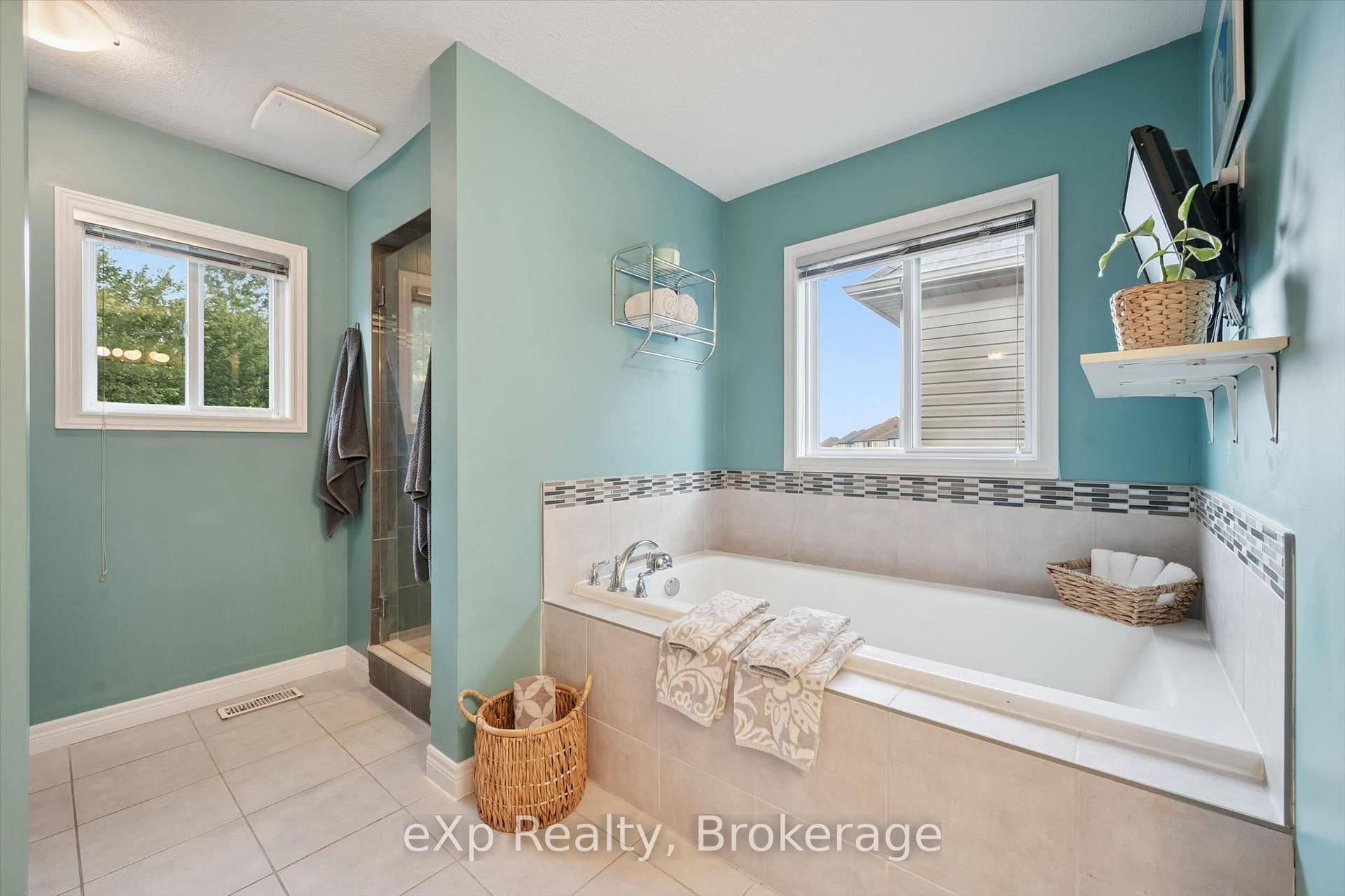 Photo 24 of 41 Westra Drive, Guelph, Willow West/Sugarbush/West Acres — HOMEH