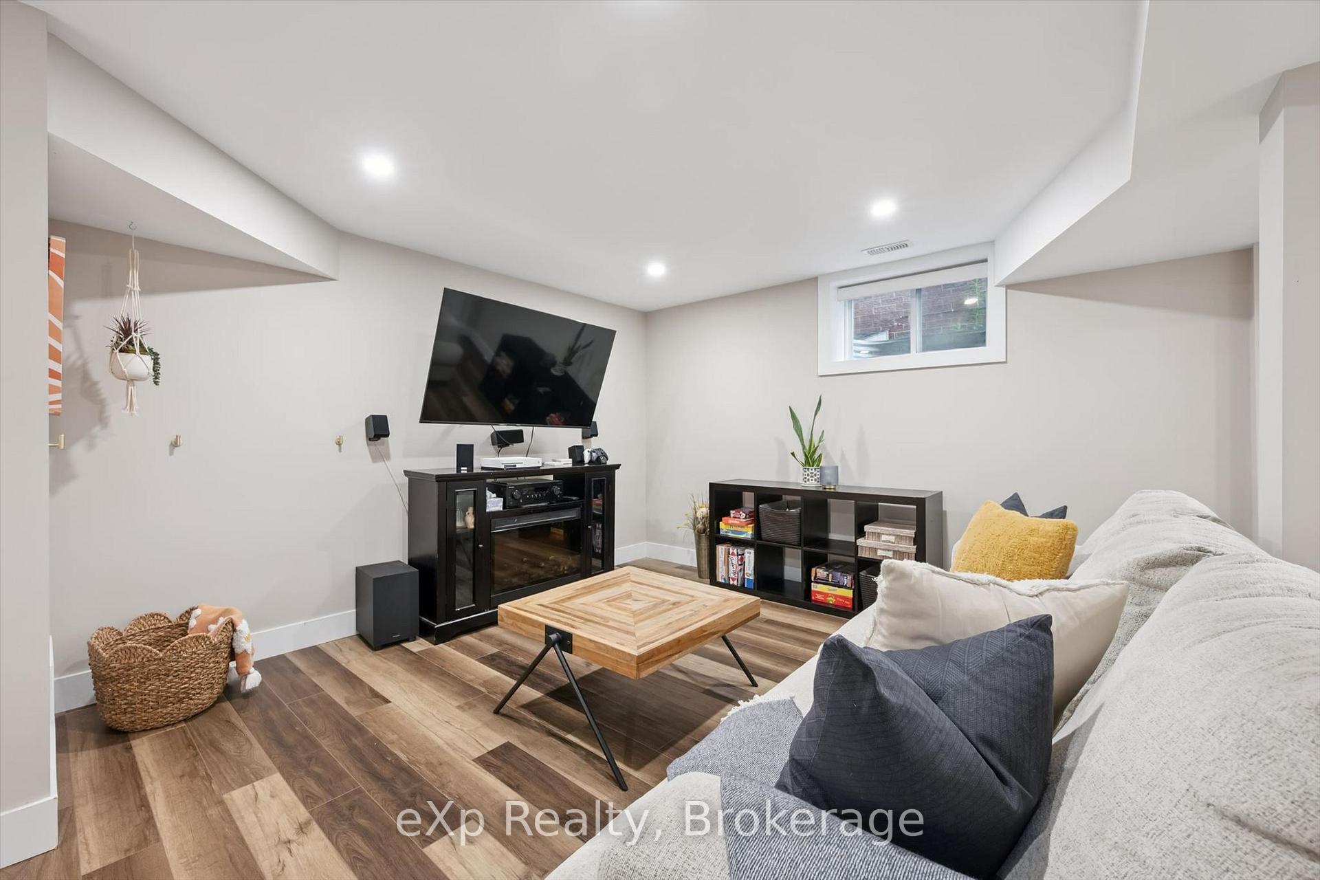 Photo 29 of 41 Westra Drive, Guelph, Willow West/Sugarbush/West Acres — HOMEH