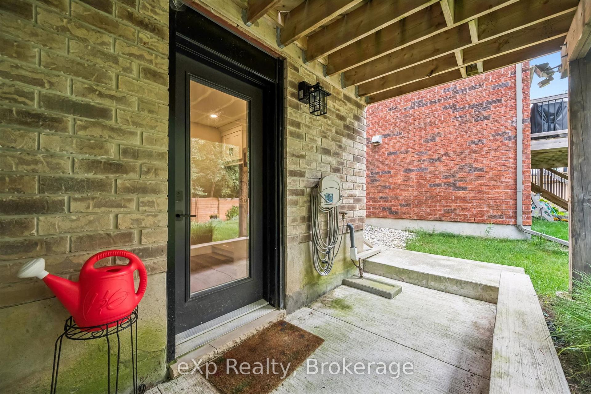Photo 32 of 41 Westra Drive, Guelph, Willow West/Sugarbush/West Acres — HOMEH