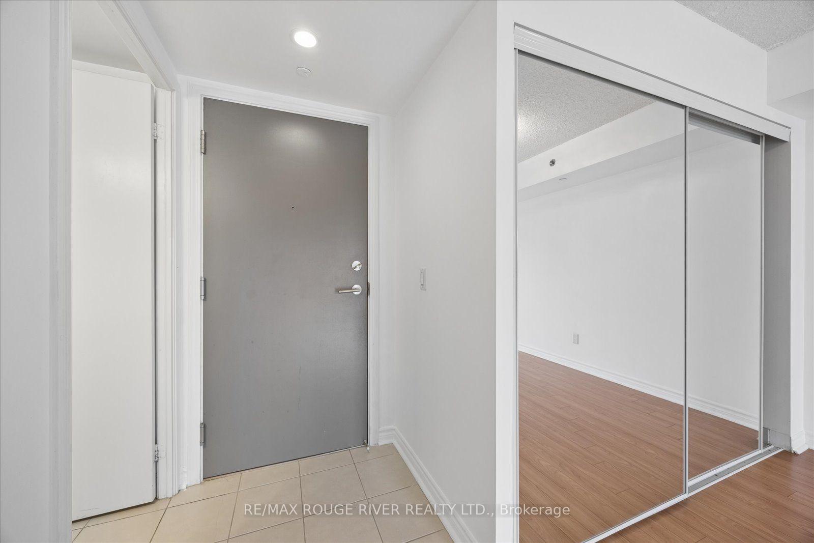 Photo 4 of Unit 330, 35 Saranac Boulevard, Toronto, Englemount-Lawrence — HOMEH