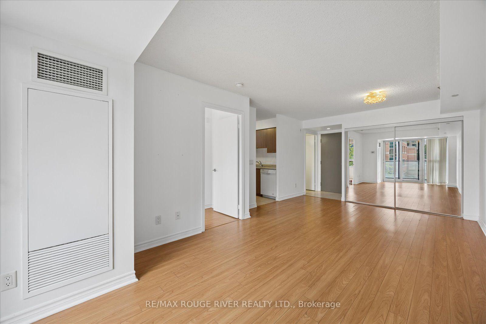 Photo 10 of Unit 330, 35 Saranac Boulevard, Toronto, Englemount-Lawrence — HOMEH